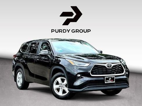 Used 2024 Toyota Highlander LE AWD/4WD image 1