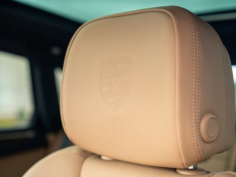 New 2026 Porsche Macan image 13