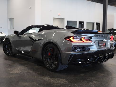 Used 2024 Chevrolet Corvette Z06 RWD image 7