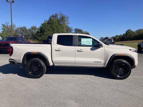 New 2026 GMC Canyon Elevation w/ Convenience Package image 2