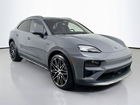 Certified 2025 Porsche Macan Turbo Electric AWD/4WD image 9