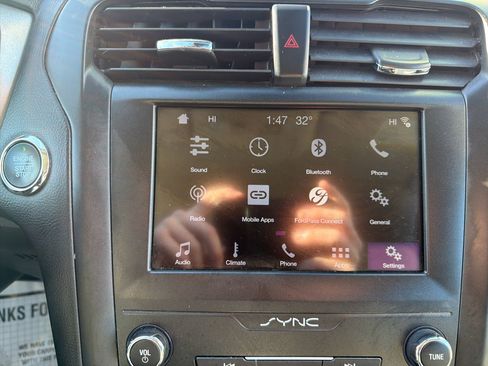 Used 2019 Ford Fusion SE w/ Equipment Group 151A image 28