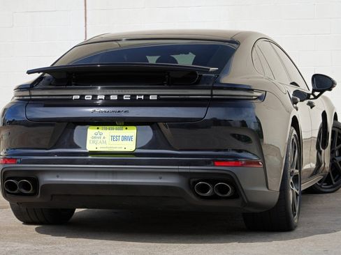Used 2025 Porsche Panamera image 5