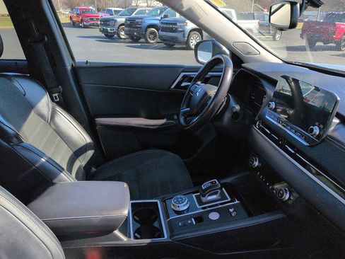 Used 2024 Mitsubishi Outlander SE image 11