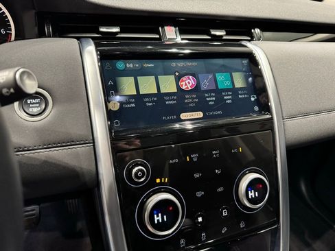 Used 2023 Land Rover Discovery Sport S image 22