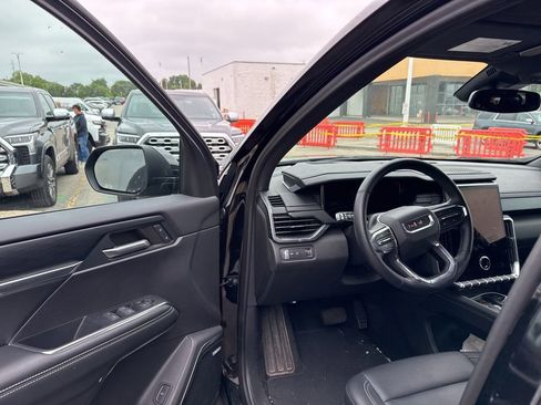 Used 2024 GMC Acadia Elevation w/ Luxury Package FWD image 16