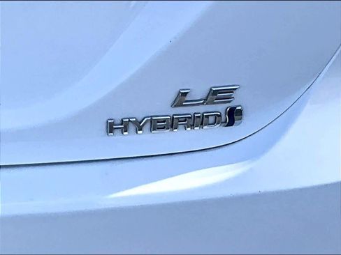 Used 2022 Toyota Camry LE image 29