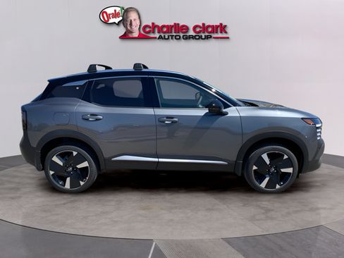 Certified 2025 Nissan Kicks SR FWD image 6