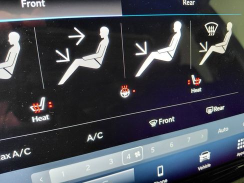 Used 2025 Chrysler Pacifica Select image 7