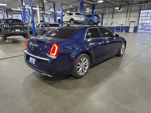 Used 2015 Chrysler 300 C Platinum image 5
