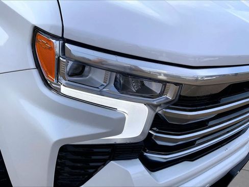 Used 2024 Chevrolet Silverado 1500 High Country w/ Technology Package AWD/4WD image 28