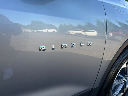 Used 2025 Chevrolet Blazer LT AWD/4WD image 29