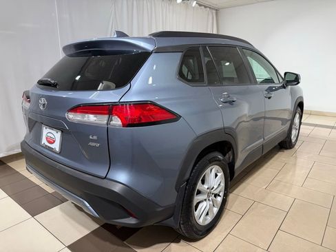 Certified 2023 Toyota Corolla Cross LE w/ Moonroof Package image 5