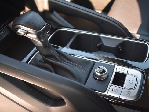 Used 2022 Kia Telluride LX image 24