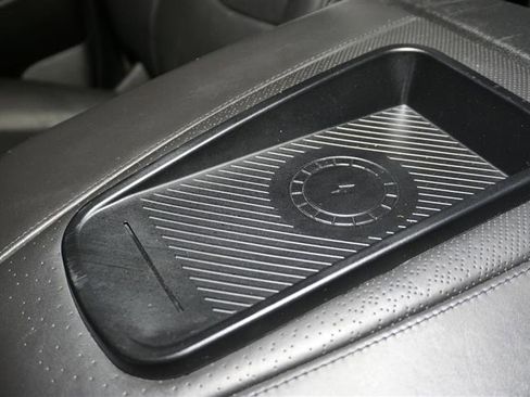 Used 2016 Cadillac Escalade Platinum image 18