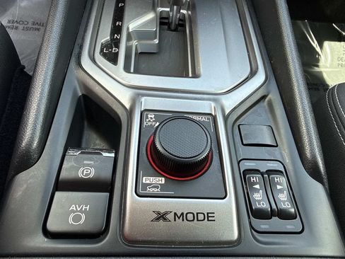 Used 2023 Subaru Forester Premium AWD/4WD image 34