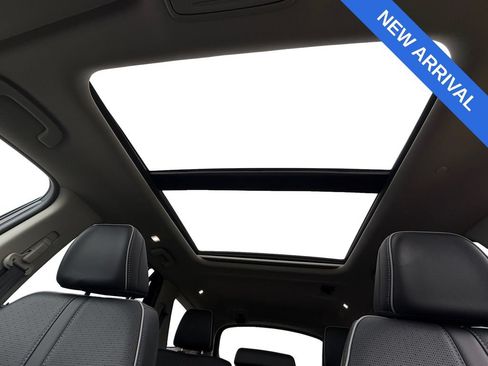 Used 2025 Honda Pilot Elite image 16