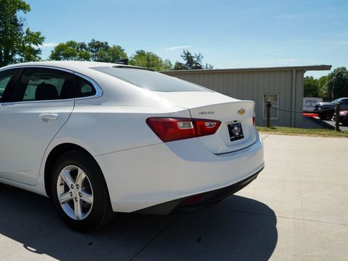 Used 2022 Chevrolet Malibu LS image 19