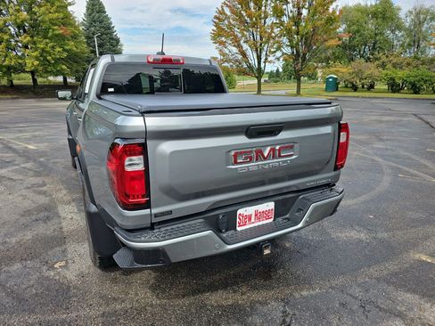 Used 2025 GMC Canyon Denali AWD/4WD image 3