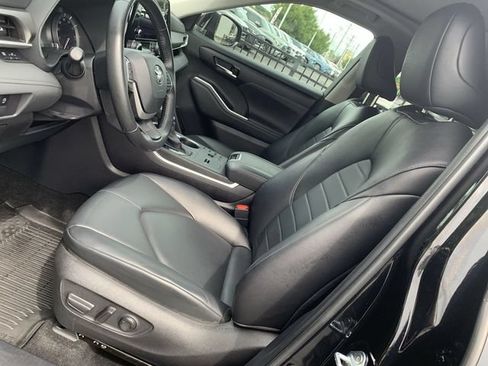 Used 2024 Toyota Highlander XLE FWD image 18