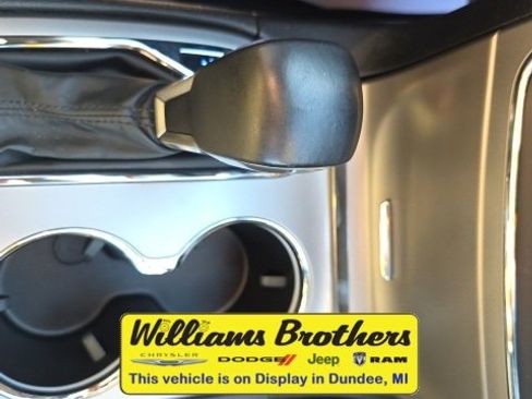 Used 2020 Jeep Grand Cherokee Laredo image 18