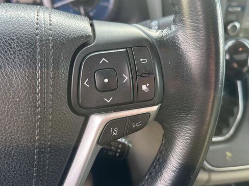 Used 2018 Toyota Sienna XLE image 26