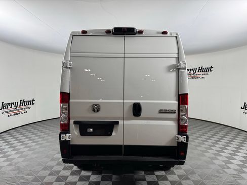 Used 2023 RAM ProMaster 2500 FWD image 6