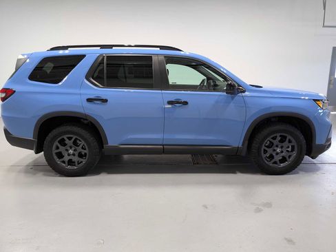 Certified 2023 Honda Pilot TrailSport image 7