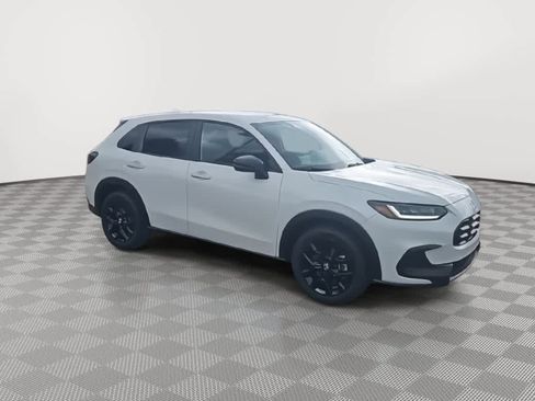 Used 2023 Honda HR-V Sport image 2