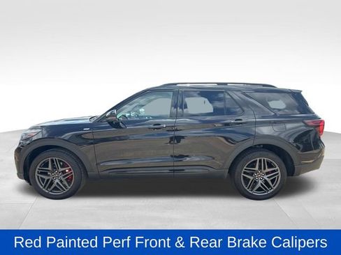 Used 2025 Ford Explorer ST-Line w/ ST-Line Street Pack image 7