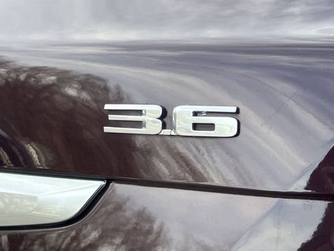 Used 2017 Cadillac XT5 Luxury w/ LPO, Wheel Lock Package image 28