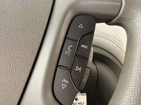 Used 2013 Chevrolet Traverse LS AWD/4WD image 21