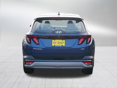 Certified 2025 Hyundai Tucson SE image 6