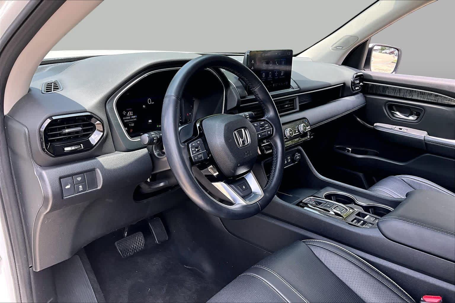 Used 2023 Honda Pilot Elite image 16