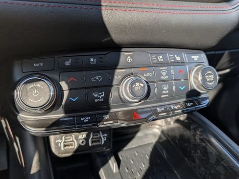 Used 2025 Dodge Durango R/T AWD/4WD image 25