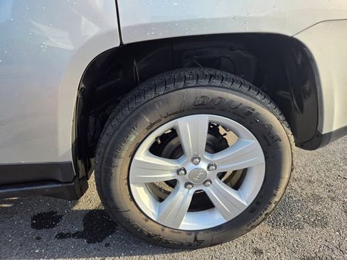 Used 2014 Jeep Compass Latitude AWD/4WD image 28
