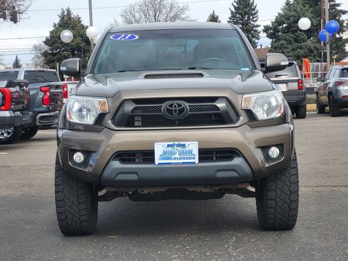 Used 2013 Toyota Tacoma 4x4 Double Cab w/ TRD Sport Pkg image 2