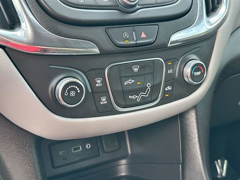 Used 2023 Chevrolet Equinox LS image 16