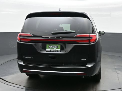 New 2027 Chrysler Pacifica Select AWD/4WD image 7