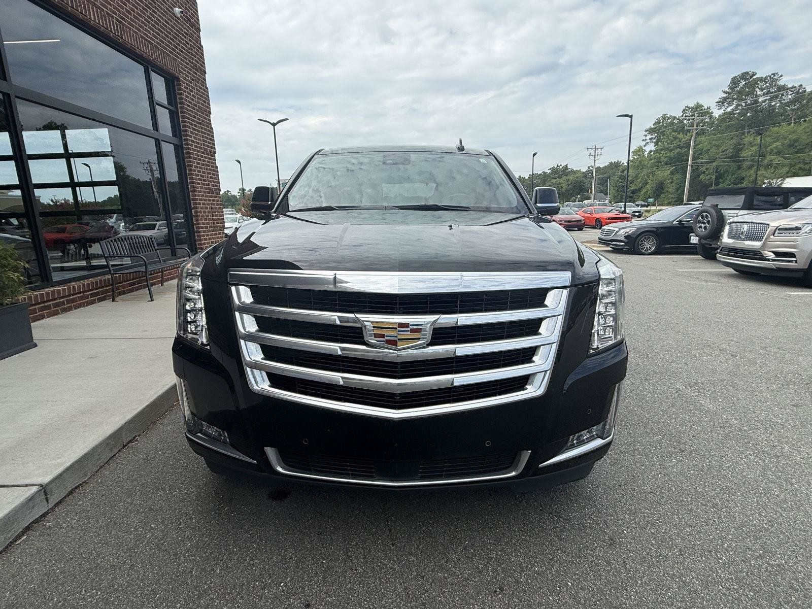 Used 2020 Cadillac Escalade Premium Luxury RWD image 28