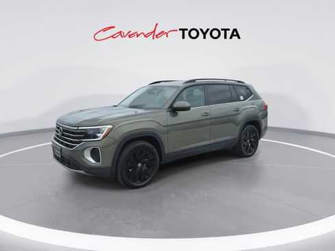 Used 2026 Volkswagen Atlas SE FWD image 4