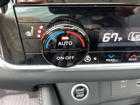 Used 2023 Nissan Rogue SL w/ SL Premium Package image 13