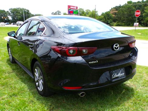 Used 2022 MAZDA MAZDA3 Sedan FWD image 5