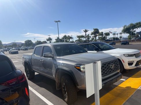 Used 2021 Toyota Tacoma TRD Off-Road w/ Technology Package AWD/4WD image 4