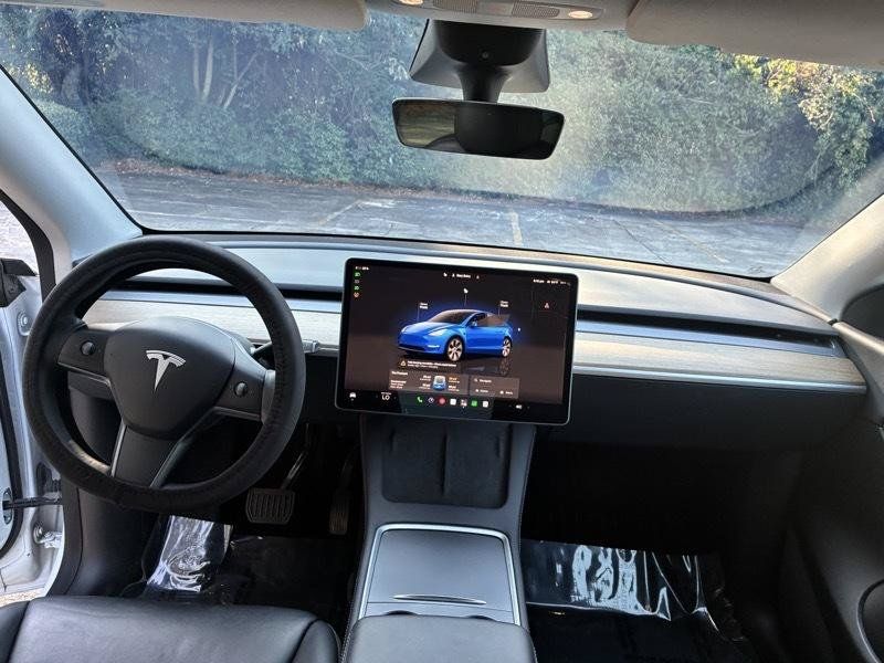 Used 2022 Tesla Model Y AWD image 23