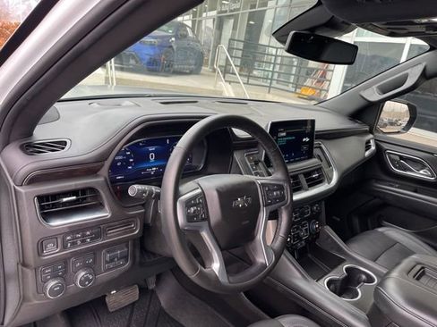 Used 2024 Chevrolet Suburban Z71 w/ Luxury Package image 8