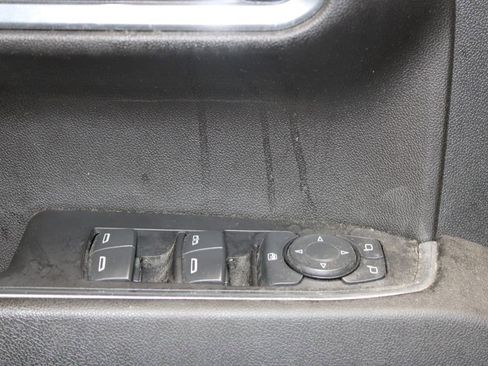 Used 2023 Chevrolet Silverado 1500 LT AWD/4WD image 25