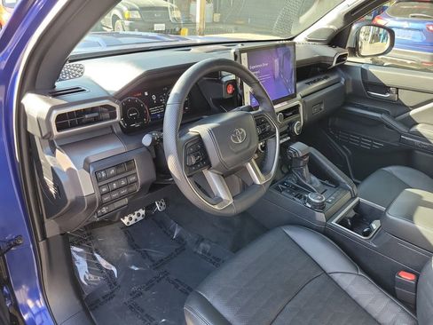 Used 2024 Toyota Tacoma TRD Sport w/ TRD Sport Premium Package image 18