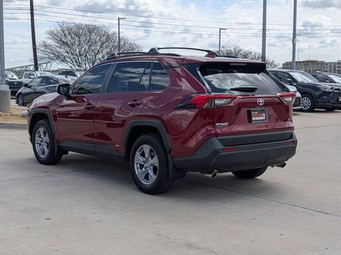 Certified 2025 Toyota RAV4 LE image 8