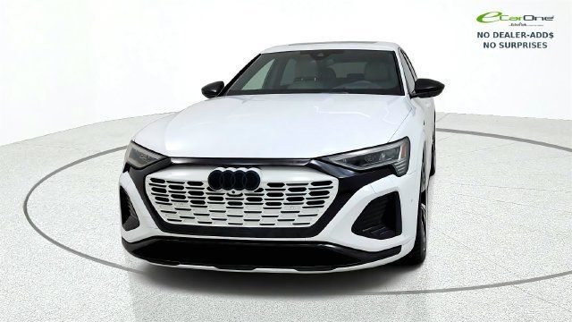 Used 2024 Audi Q8 e-tron Prestige w/ Prestige Package AWD/4WD image 3